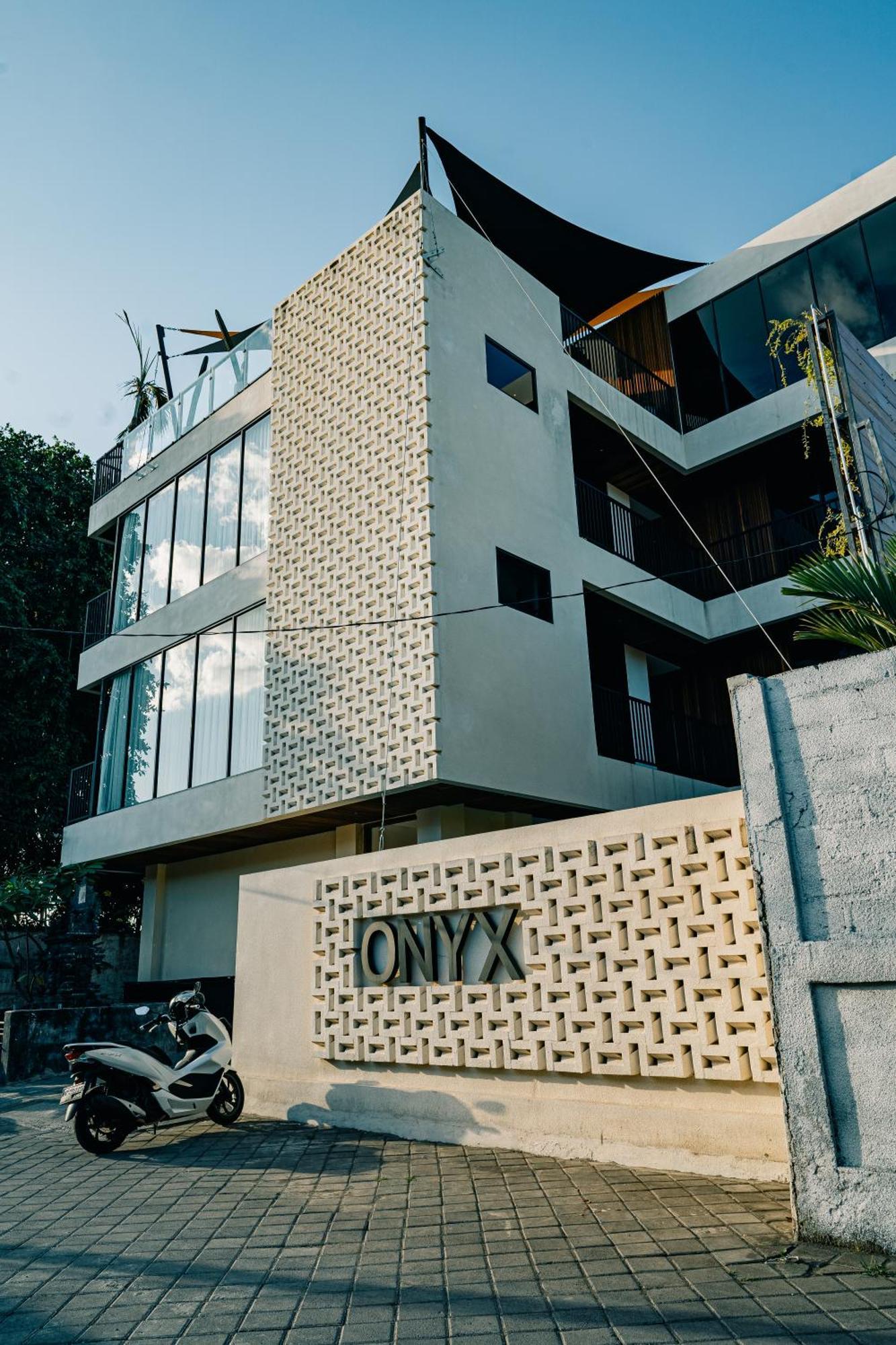 Onyx Beach Hotel Canggu Dış mekan fotoğraf