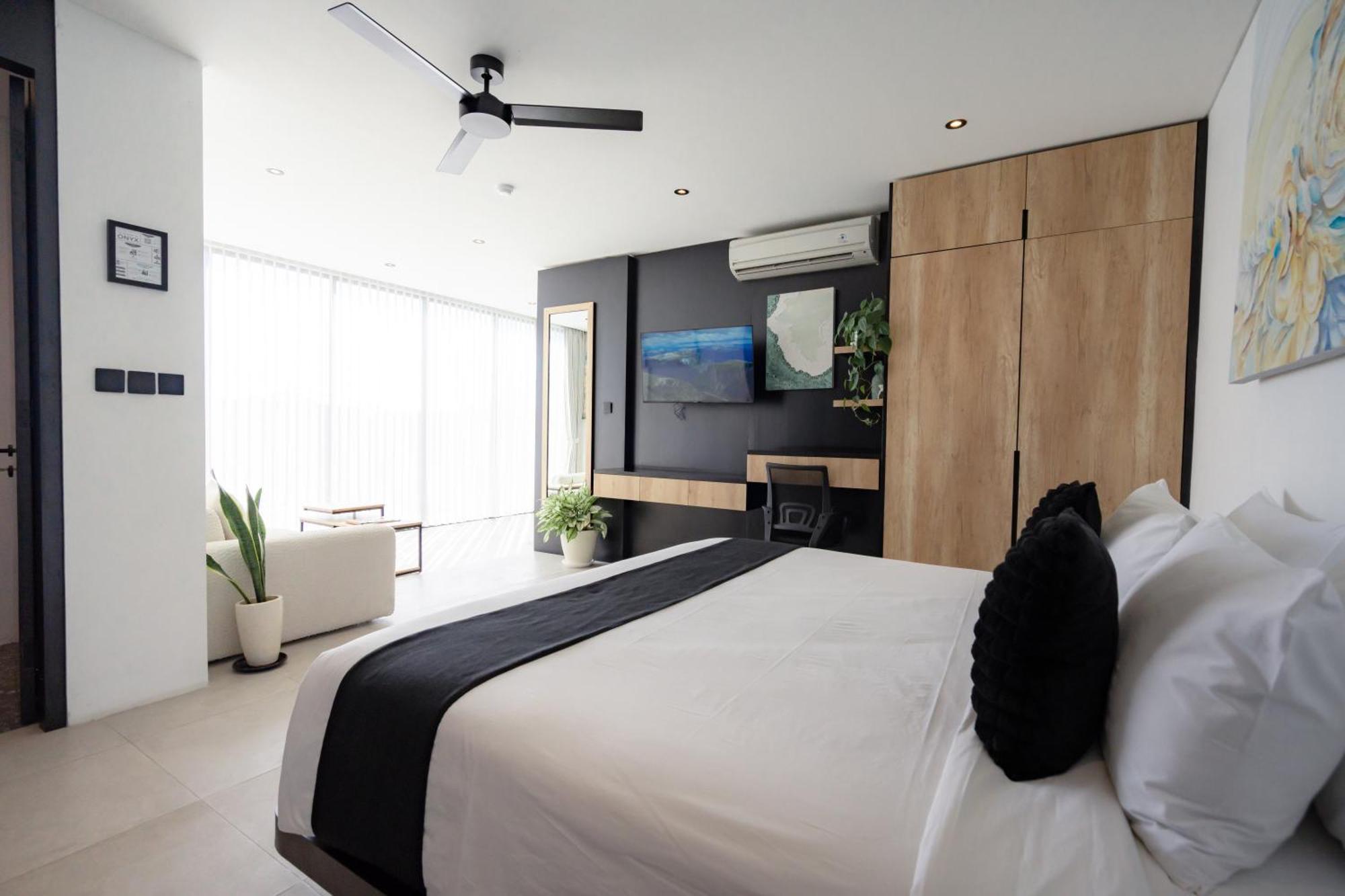 Onyx Beach Hotel Canggu Oda fotoğraf